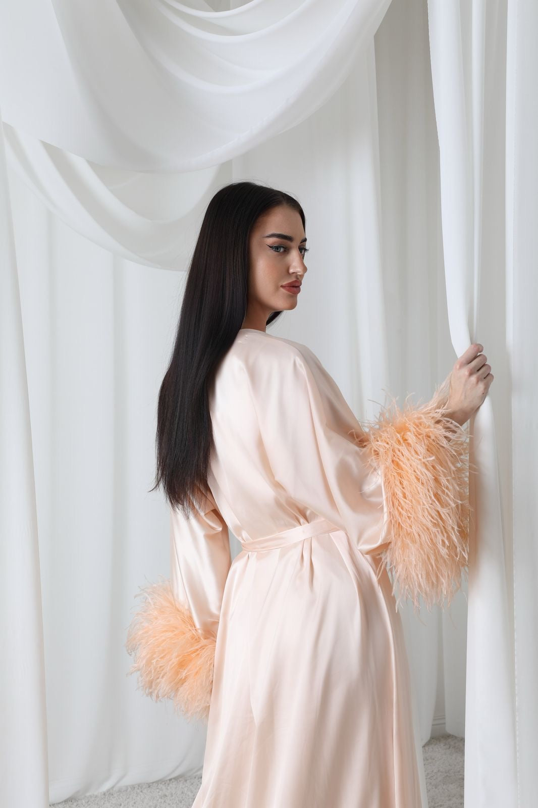 Amira set in peach