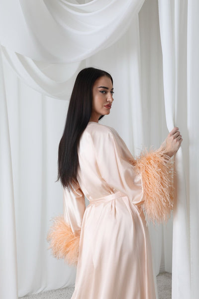 Amira set in peach
